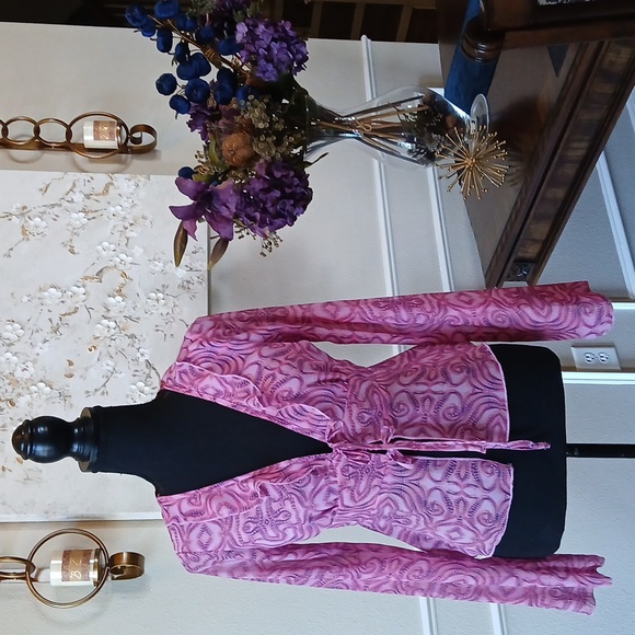 Wild Fable Pink Semi Sheer Geometric Print Long Sleeves Blouse. XS - Picture 9 of 17